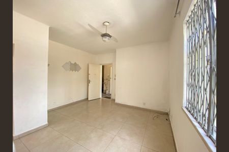 Sala de apartamento para alugar com 2 quartos, 62m² em Del Castilho, Rio de Janeiro