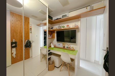 Apartamento à venda com 135m², 3 quartos e 3 vagas Apartamento à venda com 135m², 3 quartos e 3 vagasQuarto