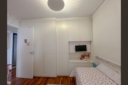 Apartamento à venda com 135m², 3 quartos e 3 vagas Apartamento à venda com 135m², 3 quartos e 3 vagasSuíte 1