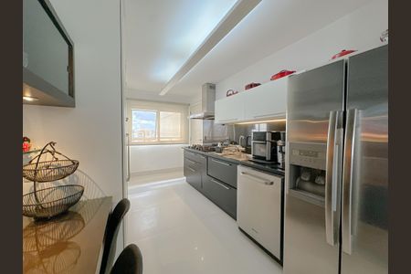 Apartamento à venda com 135m², 3 quartos e 3 vagas Apartamento à venda com 135m², 3 quartos e 3 vagasCozinha