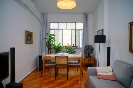 Apartamento à venda com 80m², 3 quartos e sem vaga Apartamento à venda com 80m², 3 quartos e sem vagaSala