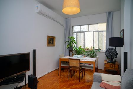 Apartamento à venda com 80m², 3 quartos e sem vaga Apartamento à venda com 80m², 3 quartos e sem vagaSala