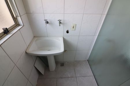Apartamento para alugar com 65m², 3 quartos e 1 vagaÁrea de Serviço