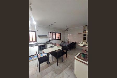 Casa à venda com 4 quartos, 300m² em Vila Curuçá, Santo André