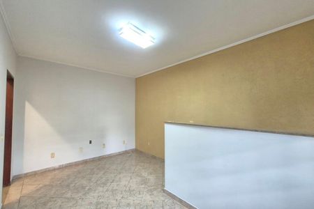 Casa para alugar com 100m², 3 quartos e 1 vaga Casa para alugar com 100m², 3 quartos e 1 vagaSala