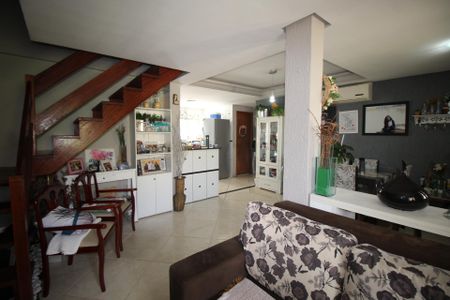 Sala de casa à venda com 3 quartos, 300m² em Jardim Carvalho, Porto Alegre