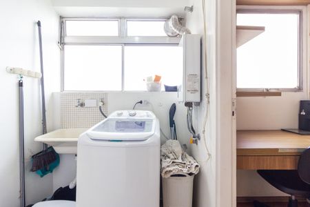 Apartamento à venda com 70m², 2 quartos e 1 vagaÁrea de Serviço