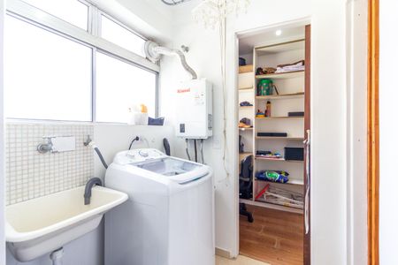 Apartamento à venda com 70m², 2 quartos e 1 vagaÁrea de Serviço