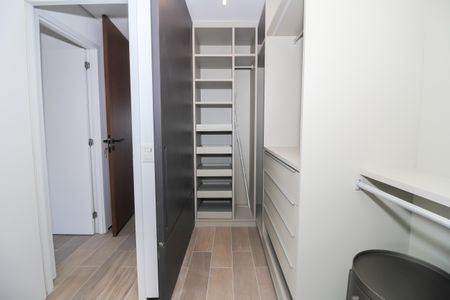 Apartamento para alugar com 109m², 2 quartos e 2 vagasCloset da suíte 1