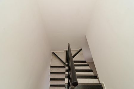 Apartamento para alugar com 41m², 2 quartos e sem vagaEscada