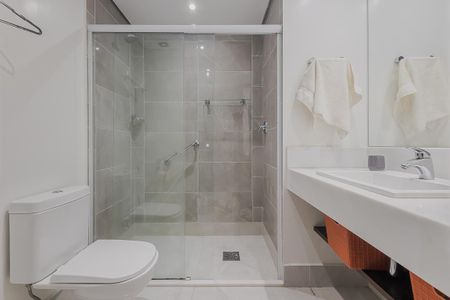 Banheiro de kitnet/studio para alugar com 1 quarto, 31m² em Paraíso, São Paulo