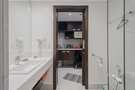 Studio para alugar com 31m², 1 quarto e 1 vaga Studio para alugar com 31m², 1 quarto e 1 vagaBanheiro