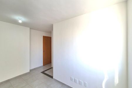 Sala  de apartamento para alugar com 2 quartos, 43m² em Vila Satúrnia, Campinas