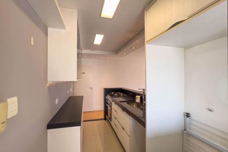 Apartamento à venda com 68m², 2 quartos e 1 vagaCozinha e área de serviço 