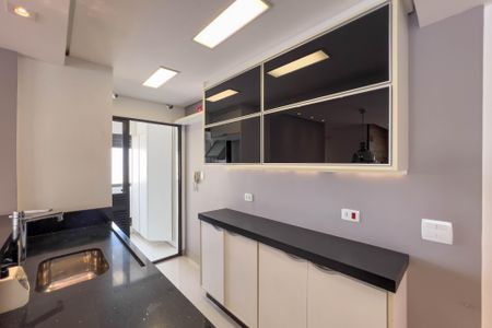 Apartamento à venda com 68m², 2 quartos e 1 vagaCozinha e área de serviço 