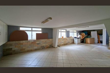 Casa para alugar com 255m², 5 quartos e 4 vagas Casa para alugar com 255m², 5 quartos e 4 vagasÁrea comum