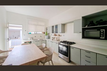 Casa para alugar com 255m², 5 quartos e 4 vagas Casa para alugar com 255m², 5 quartos e 4 vagasCozinha