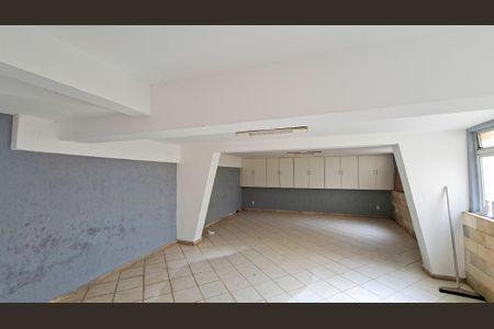 Casa para alugar com 255m², 5 quartos e 4 vagas Casa para alugar com 255m², 5 quartos e 4 vagasÁrea comum