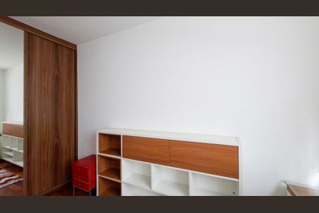 Casa para alugar com 255m², 5 quartos e 4 vagas Casa para alugar com 255m², 5 quartos e 4 vagasQuarto