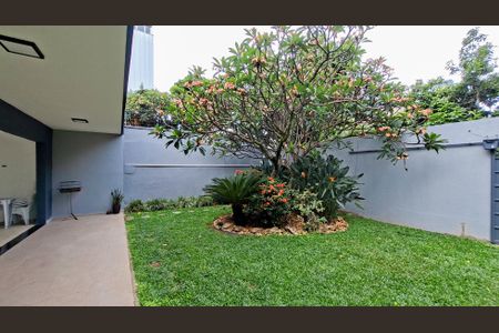 Casa para alugar com 255m², 5 quartos e 4 vagas Casa para alugar com 255m², 5 quartos e 4 vagasEntrada