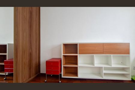 Casa para alugar com 255m², 5 quartos e 4 vagas Casa para alugar com 255m², 5 quartos e 4 vagasQuarto