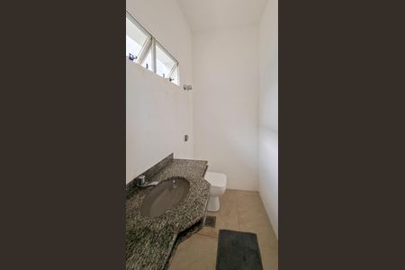 Lavabo de casa para alugar com 5 quartos, 255m² em Sagrada Família, Belo Horizonte