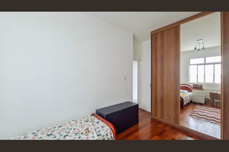 Casa para alugar com 255m², 5 quartos e 4 vagas Casa para alugar com 255m², 5 quartos e 4 vagasQuarto