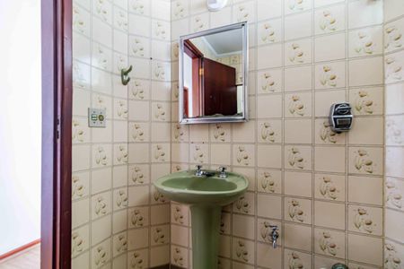 Apartamento à venda com 76m², 3 quartos e 1 vaga Apartamento à venda com 76m², 3 quartos e 1 vagaBanheiro social