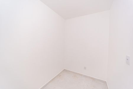 Quarto 2 de apartamento para alugar com 2 quartos, 42m² em Vila Isolina Mazzei, São Paulo