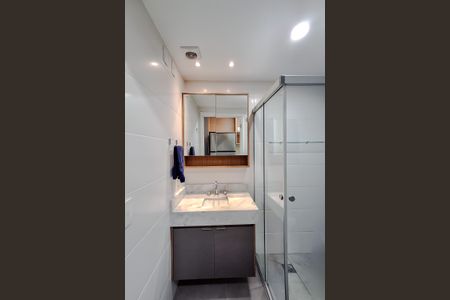 Banheiro de kitnet/studio para alugar com 1 quarto, 26m² em Vila Mariana, São Paulo