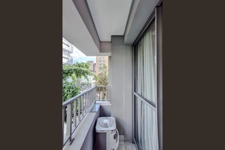 Varanda de kitnet/studio para alugar com 1 quarto, 26m² em Vila Mariana, São Paulo