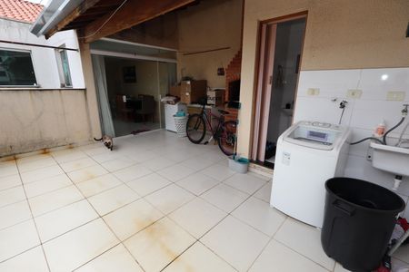 Apartamento à venda com 90m², 2 quartos e 2 vagasLavanderia