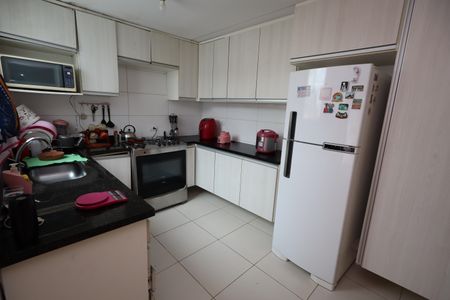 Apartamento à venda com 90m², 2 quartos e 2 vagasCozinha