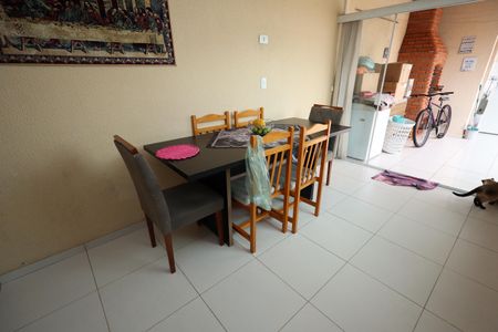 Apartamento à venda com 90m², 2 quartos e 2 vagasSala/Cozinha