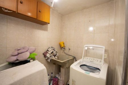 Casa à venda com 200m², 2 quartos e 1 vagaÁrea de Serviço