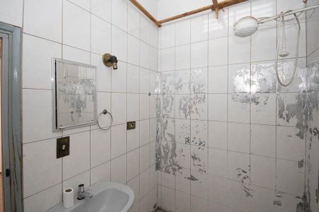 Casa à venda com 200m², 2 quartos e 1 vagaBanheiro 