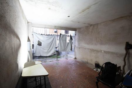 Casa à venda com 200m², 2 quartos e 1 vagaGaragem