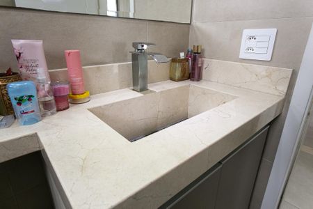 Apartamento à venda com 102m², 3 quartos e 2 vagasBanheiro da Suíte