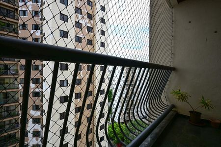 Varanda de apartamento à venda com 2 quartos, 81m² em Jardim Henriqueta, Taboão da Serra