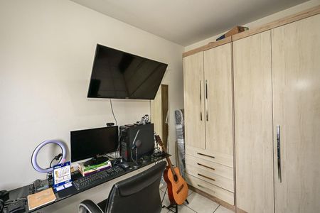 Apartamento à venda com 81m², 2 quartos e 1 vagaQuarto 2