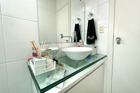 Apartamento à venda com 83m², 3 quartos e 2 vagas Apartamento à venda com 83m², 3 quartos e 2 vagasBanheiro