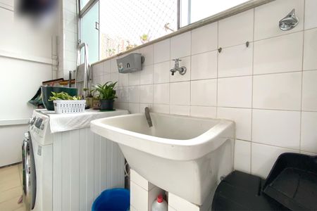 Apartamento à venda com 83m², 3 quartos e 2 vagas Apartamento à venda com 83m², 3 quartos e 2 vagasÁrea de Serviço