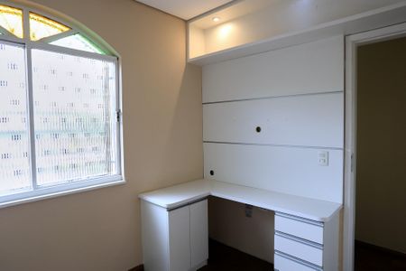 Casa à venda com 109m², 3 quartos e 2 vagasQuarto