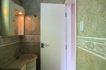 Casa à venda com 109m², 3 quartos e 2 vagasBanheiro