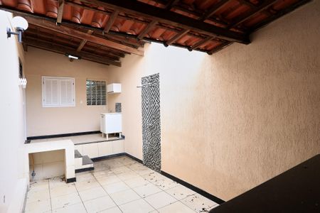 Casa à venda com 109m², 3 quartos e 2 vagasChurrasqueira