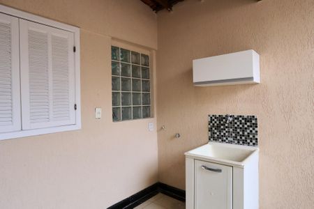 Casa à venda com 109m², 3 quartos e 2 vagasÁrea de Serviço