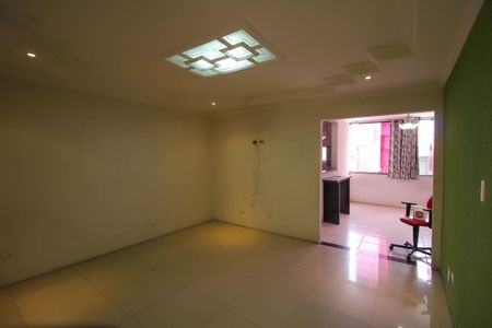 Sala 1 de casa para alugar com 3 quartos, 132m² em Jardim Clara Regina, São Paulo