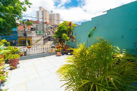 Casa à venda com 128m², 3 quartos e 2 vagas Casa à venda com 128m², 3 quartos e 2 vagasVaranda