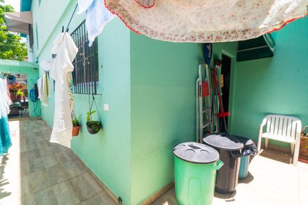 Casa à venda com 128m², 3 quartos e 2 vagas Casa à venda com 128m², 3 quartos e 2 vagasQuintal