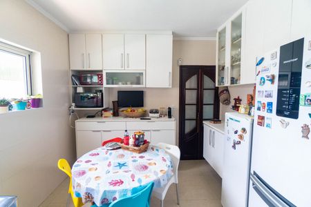 Casa à venda com 128m², 3 quartos e 2 vagas Casa à venda com 128m², 3 quartos e 2 vagasCozinha